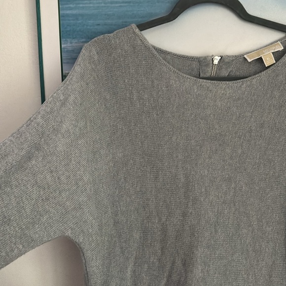 Light gray Michael Kors high low oversized sweater size xl - Picture 2 of 6